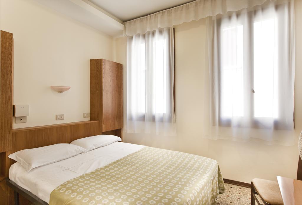 Hotel San Fantin البندقية الغرفة الصورة